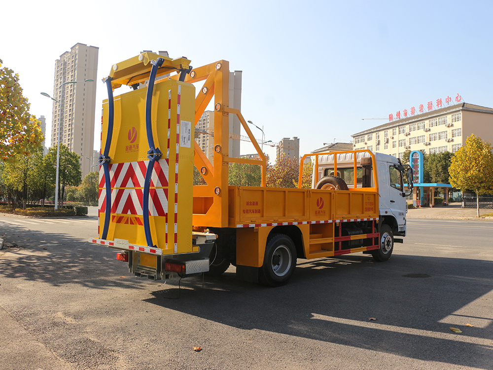 CLT5121TFZEQ6型防撞緩沖車(chē)