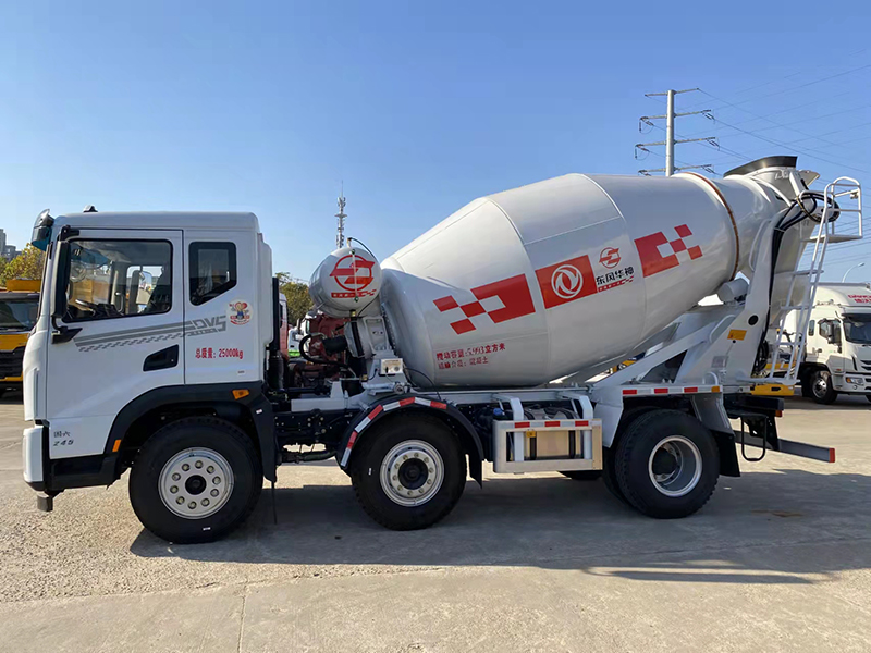 東風(fēng)華神六缸8一9方攪拌車(chē)