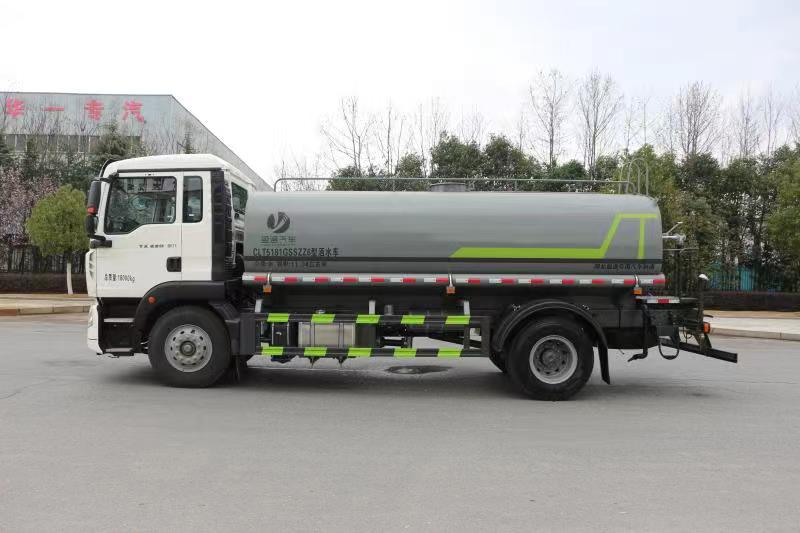 重汽豪沃 14.1 方灑水車(chē)