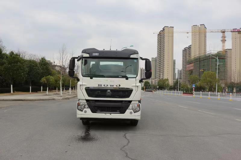 重汽豪沃 14.1 方灑水車(chē)