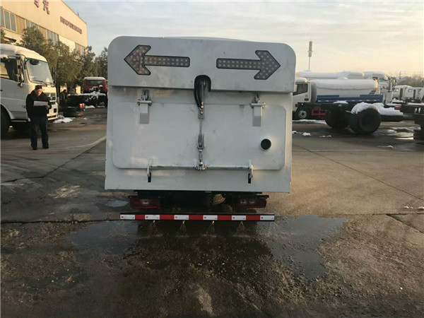 躍進(jìn)小福星型吸塵車-3方吸塵車